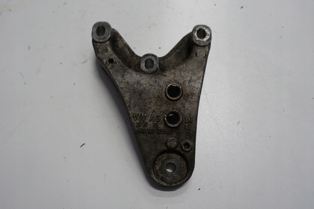 Купити Vw audi skoda seat кронштейн кронштейн двигуна