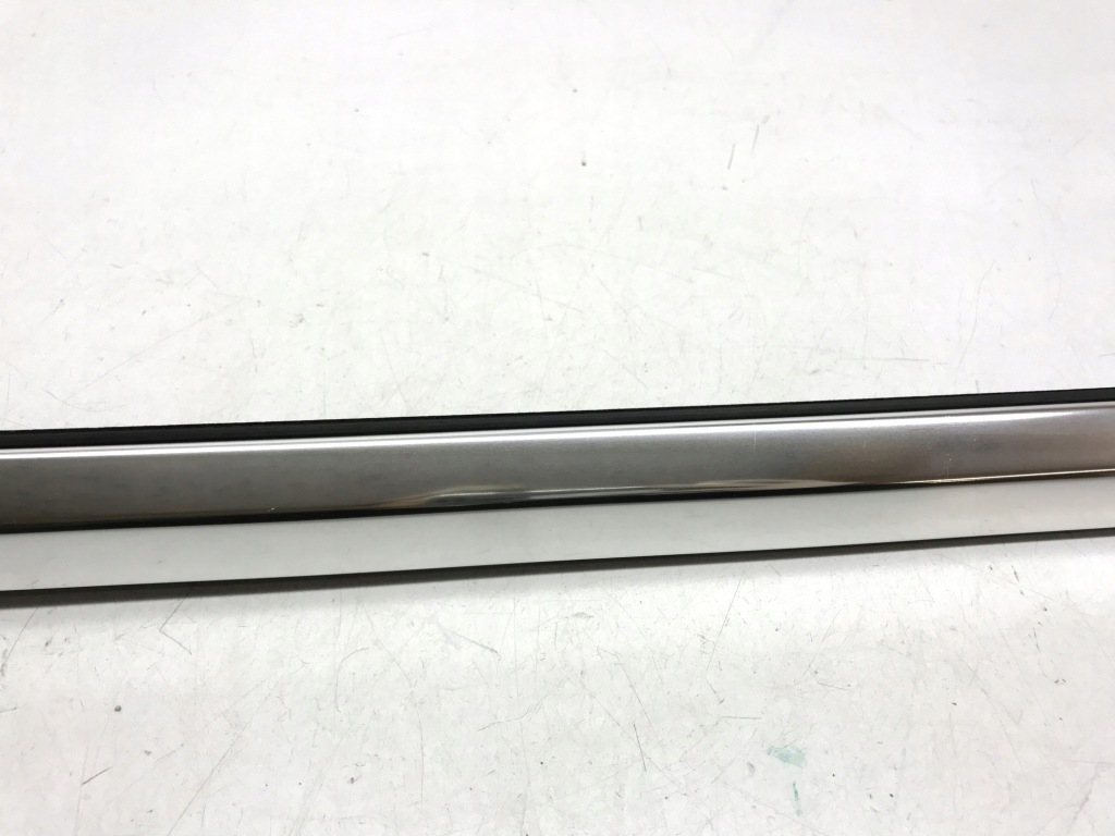 Молдинг хром на дверь tesla model 3 1080745-00-f Оригинал