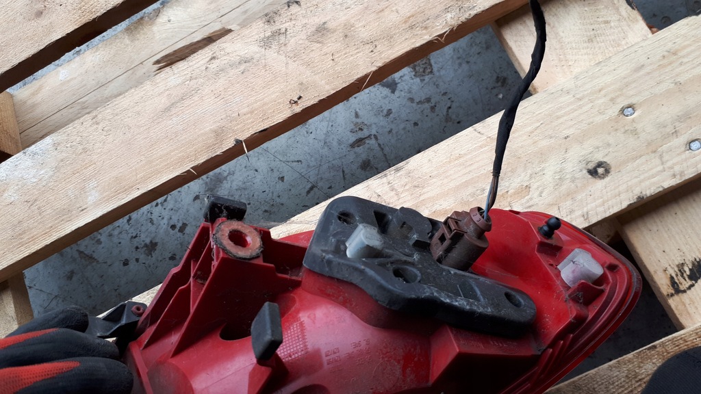 фото №7, S4 b8 a4 лампа права правий задня w крила led sedan