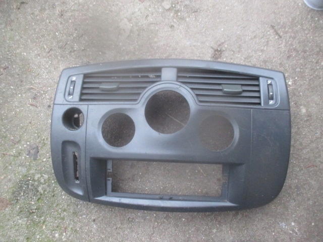 фото №1, Renault scenic ii 2 панель рамка решётка средняя