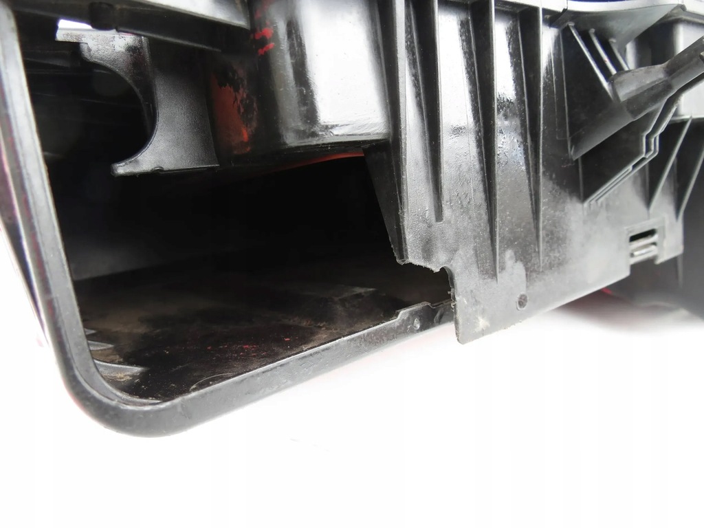 фото №11, Корпус фильтра воздуха 30650076 volvo s40 ii v50 2.4b