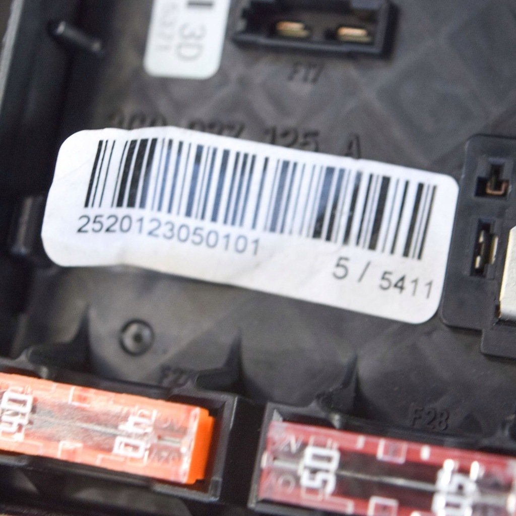 фото №6, Audi q3 8u 2017 коробка предохранителей / комплект