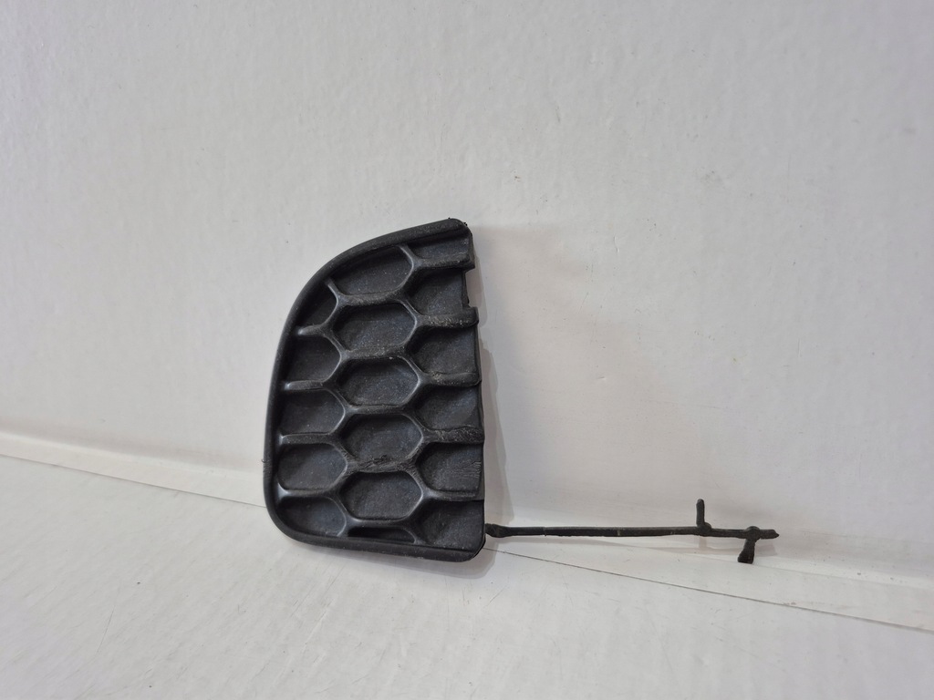 фото №3, Jeep renegade 14- заглушка фаркоп бампера задняя оригинальная