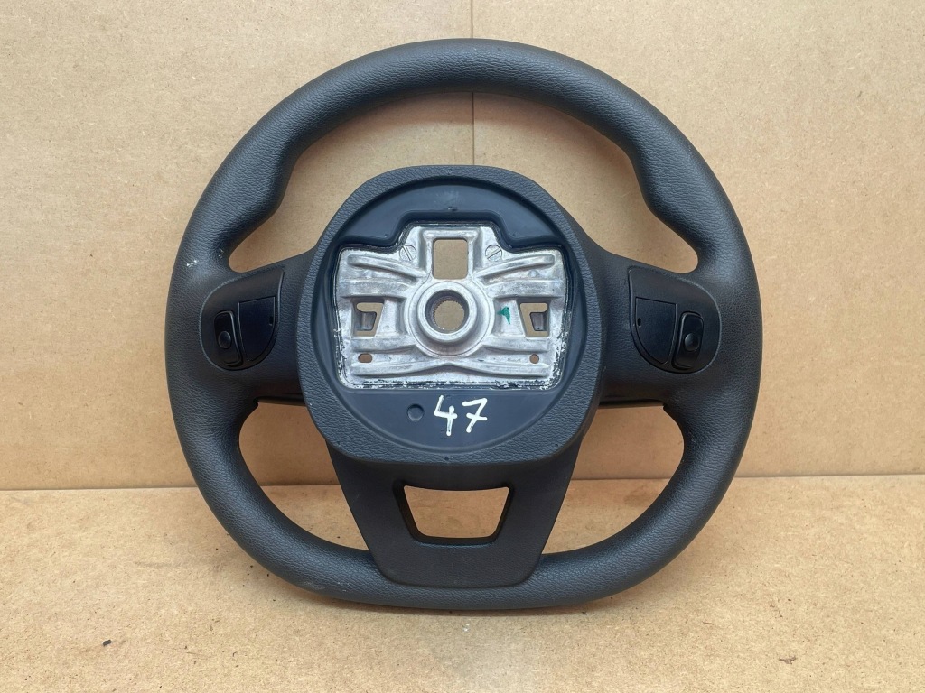 Руль срезанная резиновый мультифункция iveco daily рестайлинг  2019- Недорого