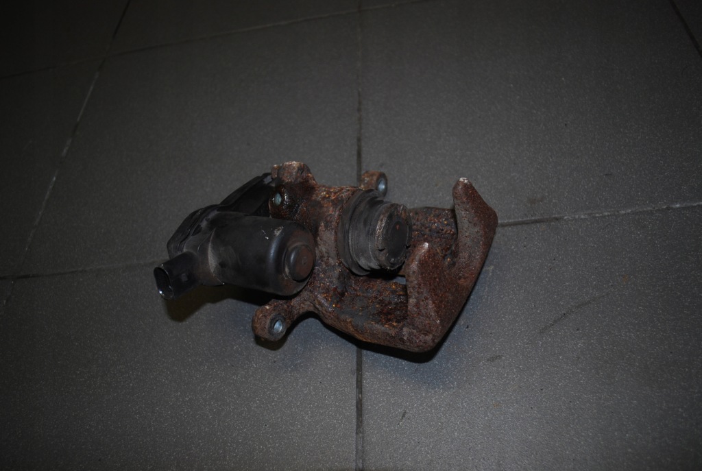 фото №2, Супорт лівий задня audi a5 8t8 300mm