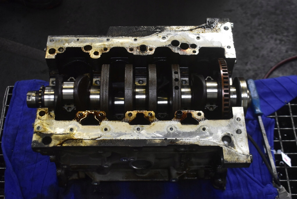 фото №7, Блок dół двигателя wał alt 06b103019n audia 4 b6 2.0 20v 131 km 00-05