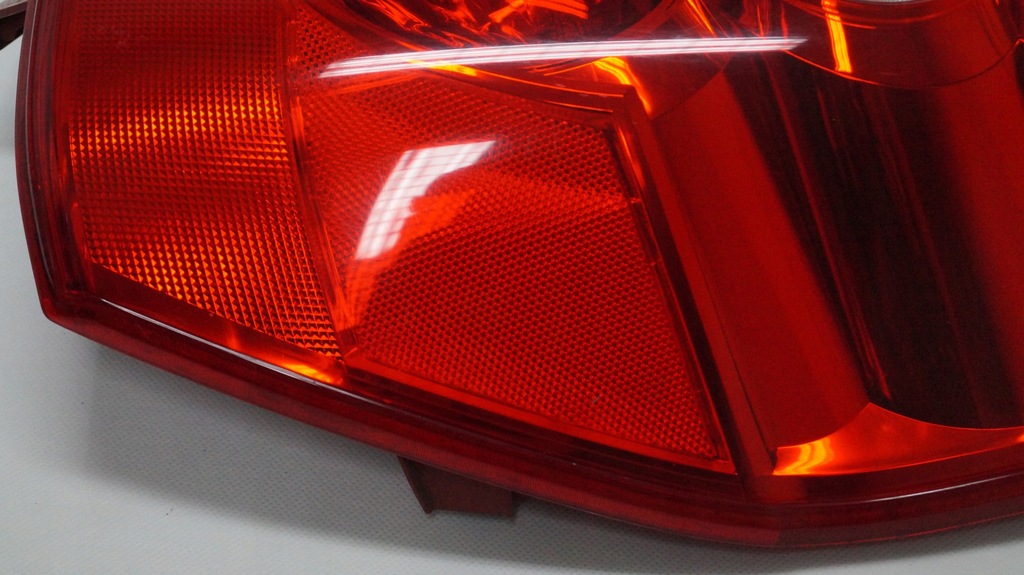 фото №13, Лампа задняя правая mazda 5