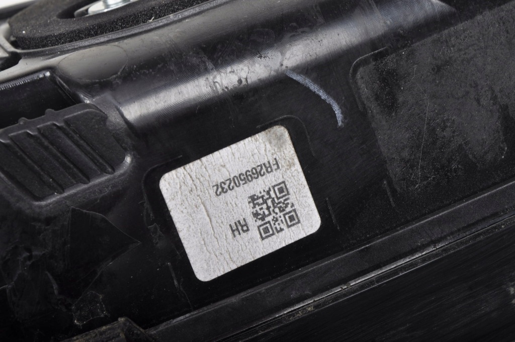 Peugeot 2008 ii лампа правая задняя правый задний  fr26950232 с Разборки