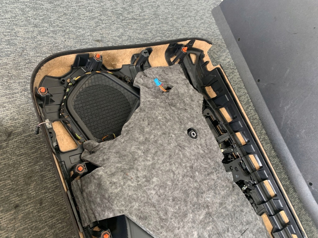 Mercedes cla w117 универсал 2017 обшивка обшивка дверь передних левых Цена