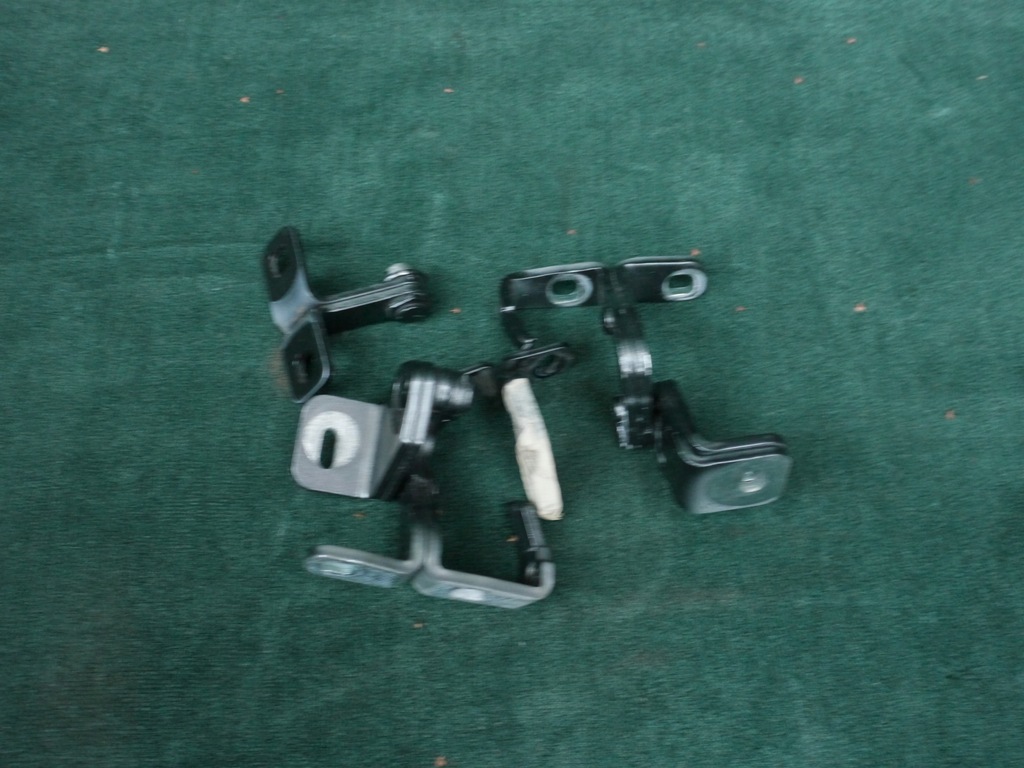 фото №1, Петлі двері болти aston martin vantage 2017-