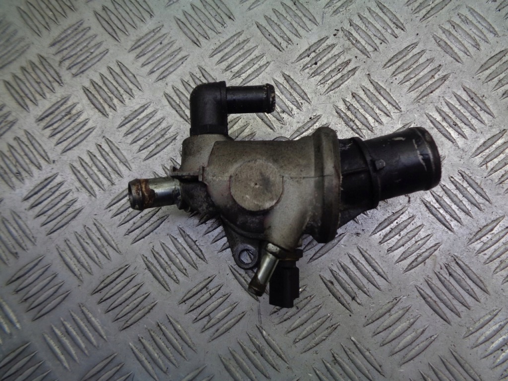 фото №1, Корпус термостата fiat stilo 1.8