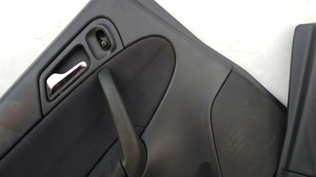 фото №8, Mercedes w203 обшивка обивка правый левый задняя