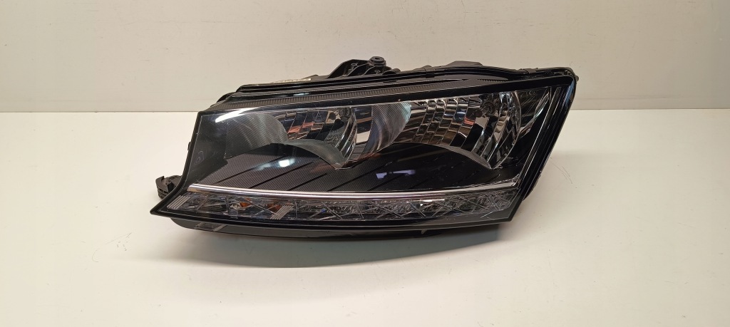 Купити Skoda fabia 3 рестайлінг  фара з led ліва фара ліва