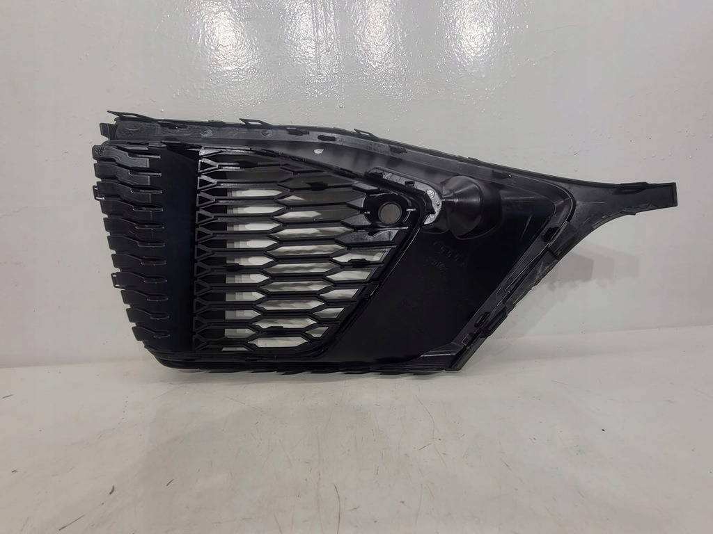 фото №9, Audi q8 sq8 4m8 права решітка бампера s line 4m8807682a