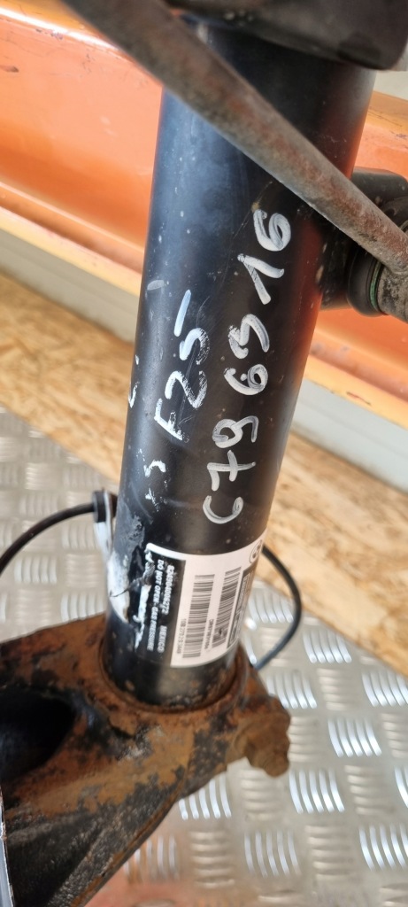 фото №8, Bmw x3 f25 x4 f26 поворотный кулак амортизатор правый перед 6855954 6796316 ii