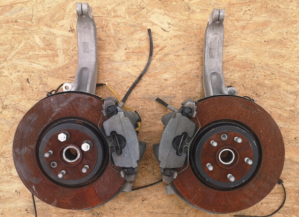 фото №3, Поворотний кулак ліва перед jaguar f-pace fpace velar