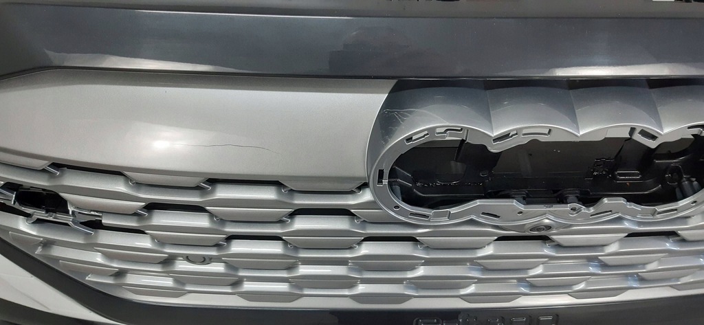 фото №11, Audi q8 e-tron бампер перед передний.