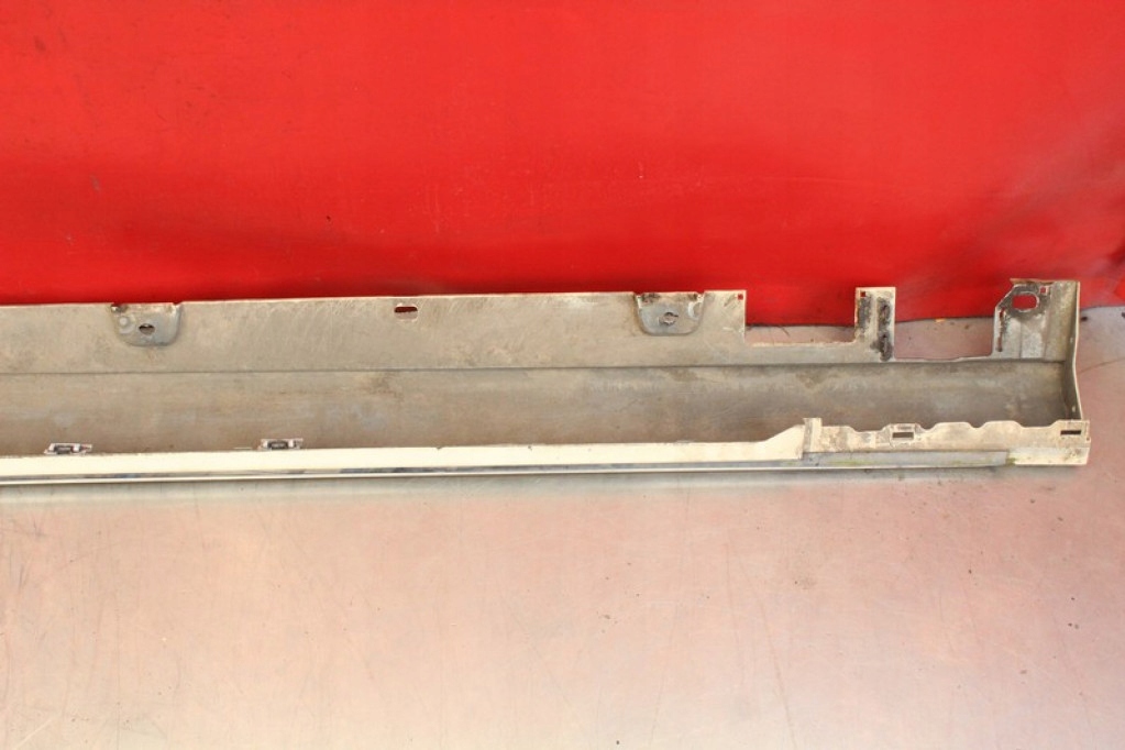 фото №8, Накладка порог правая 623 mercedes e-klasa w213 kombi 16-21