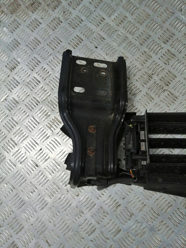 фото №1, Infiniti q60 3.0t кронштейн балка кронштейн