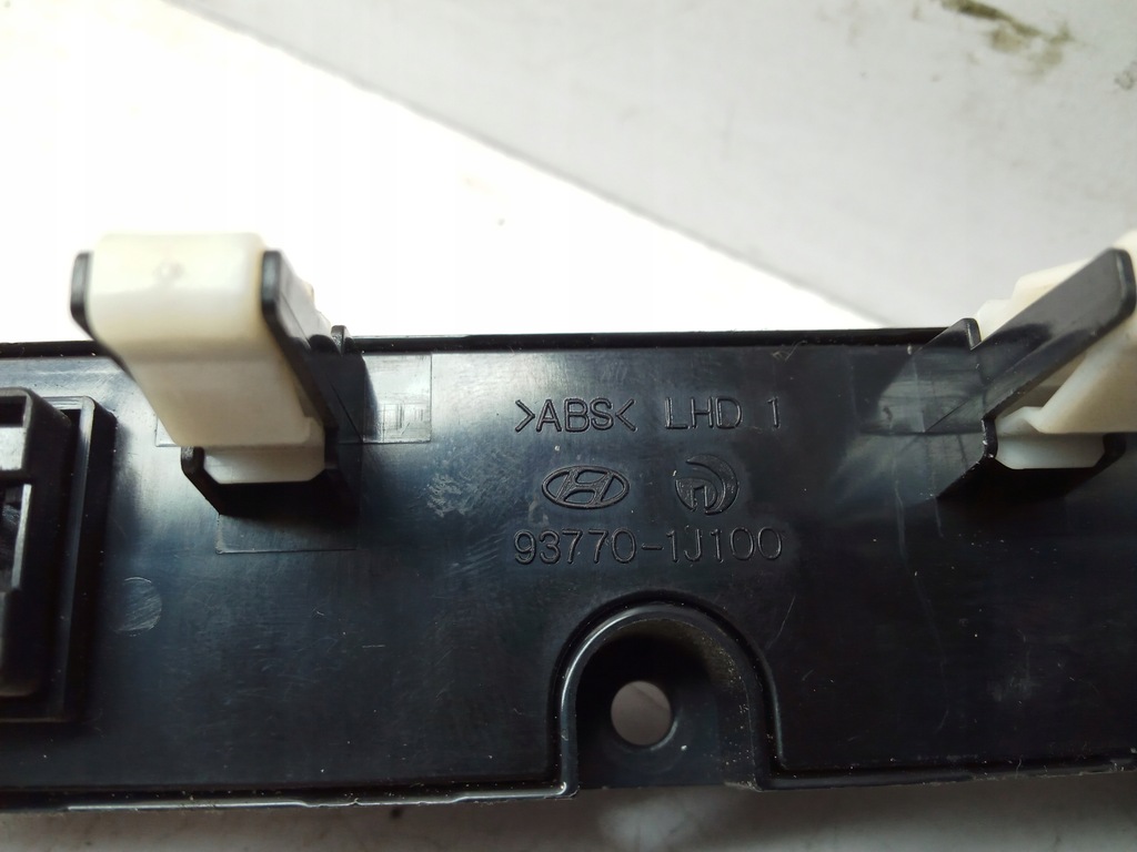 фото №6, Hyundai i20 i 2008-2014 переключатель дисплей eu