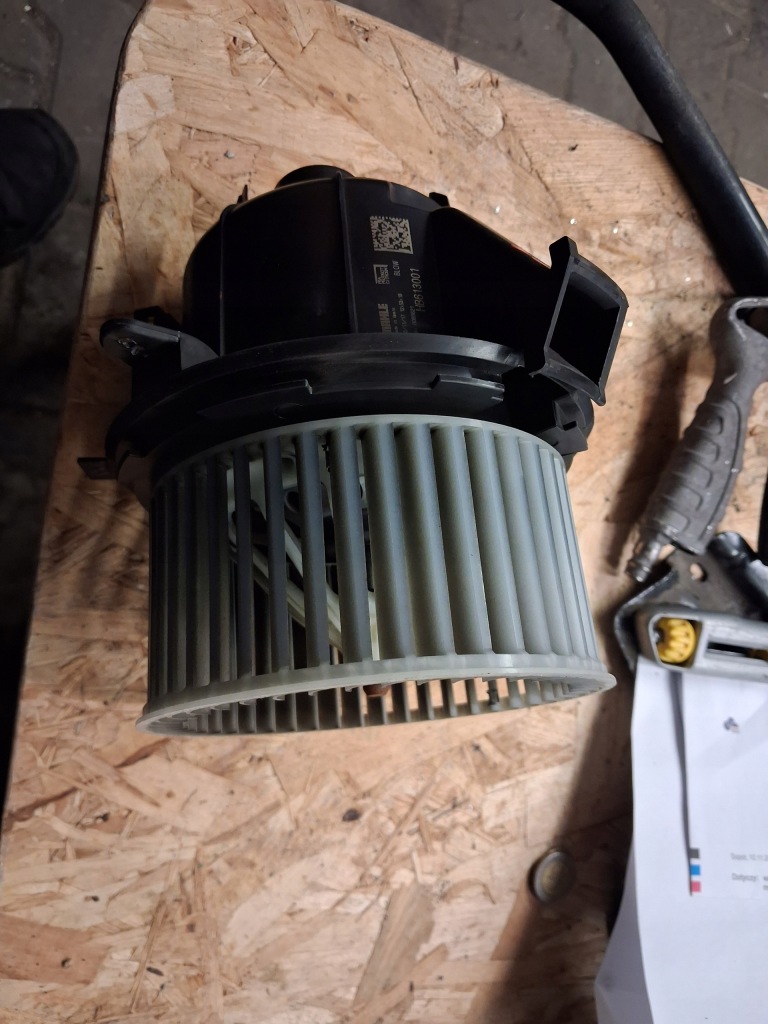 фото №1, Вентилятор повітродувка обдув обігрівача opel crossland x hb613001