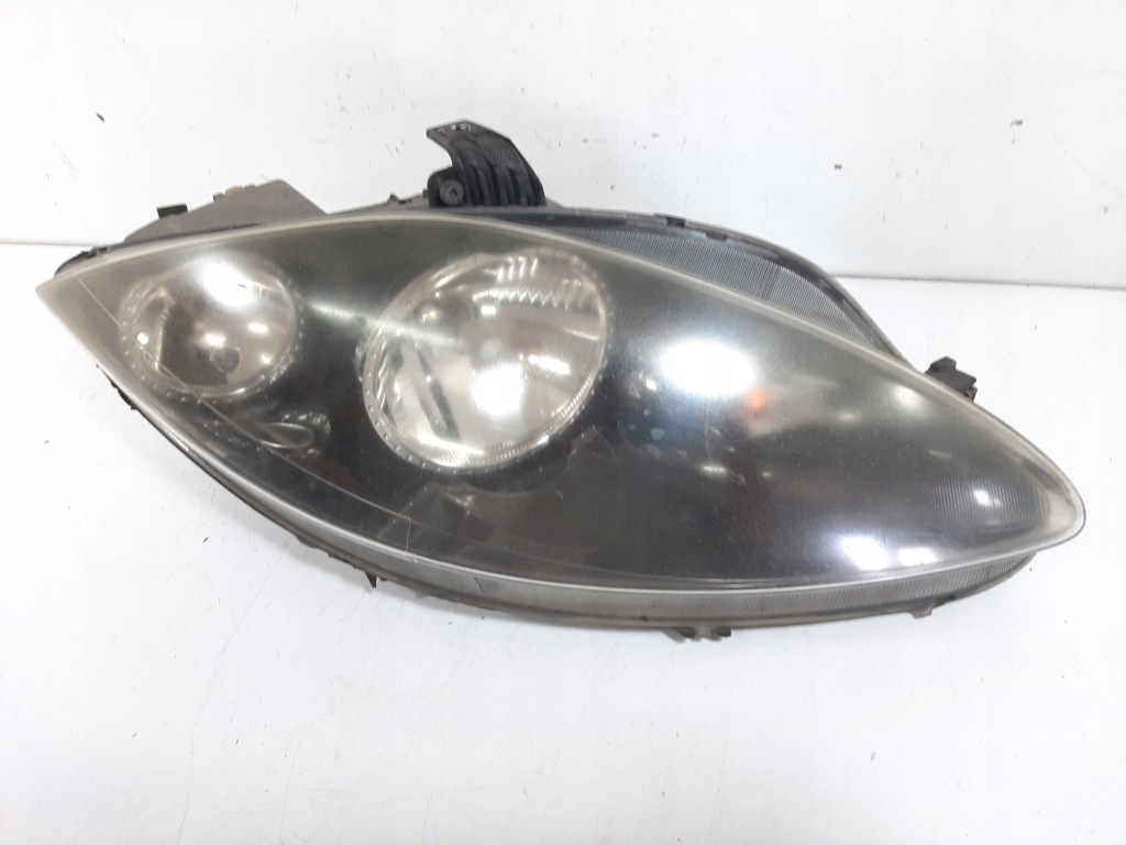 фото №1, Seat toledo iii 2.0fsi 05r лампа правый перед valeo 5p1941006a