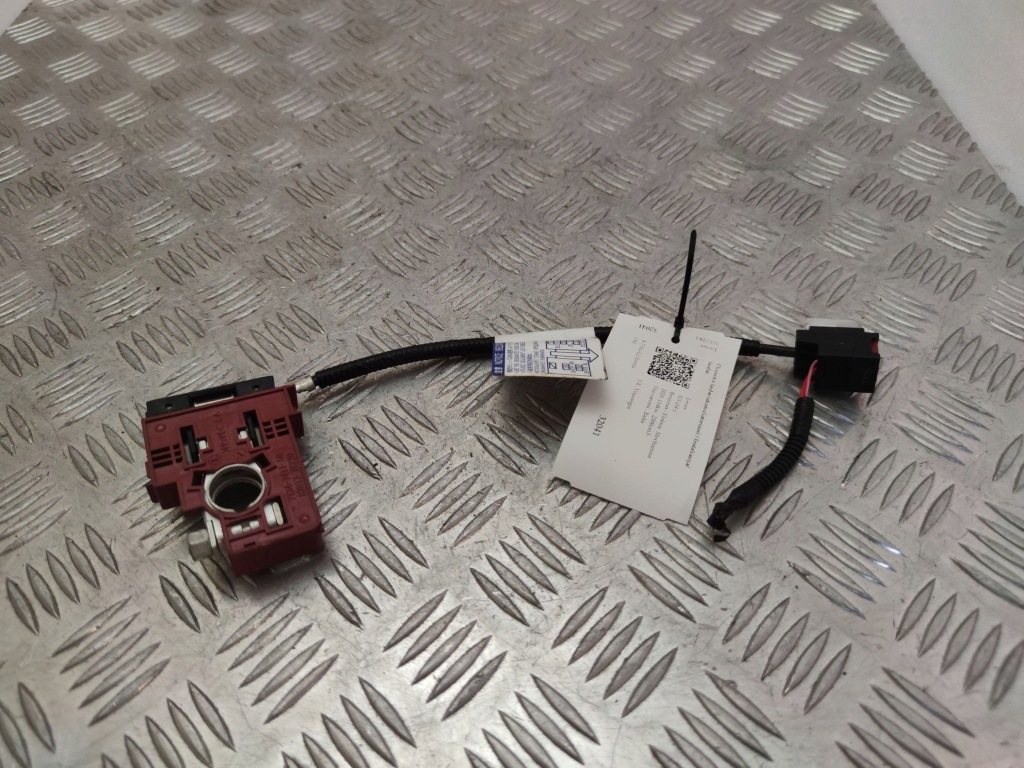 Купити Lexus nx 2020 plus / клема / шланг акумулятор 8281778220