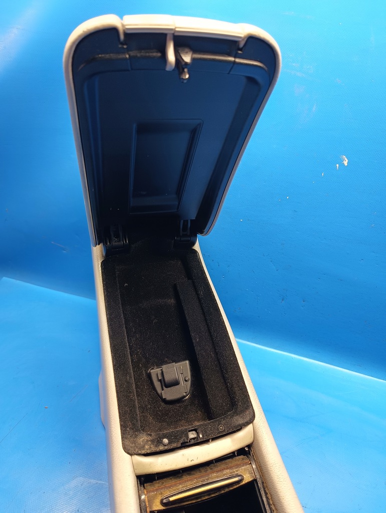 фото №8, Туннель средний подлокотник mercedes w203 07r.