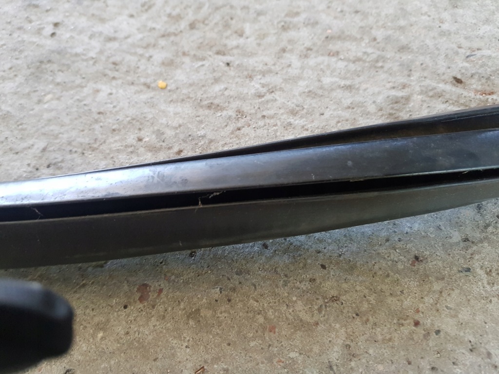 Прокладка гумовий кронштейн рамка кузовна скло перед лобове bmw e30 Київ