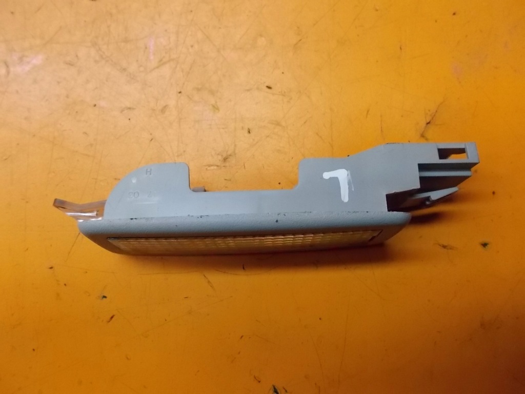 фото №4, Освітлення кабіни лівий задня renault espace iv 2.2 dci 8200003035