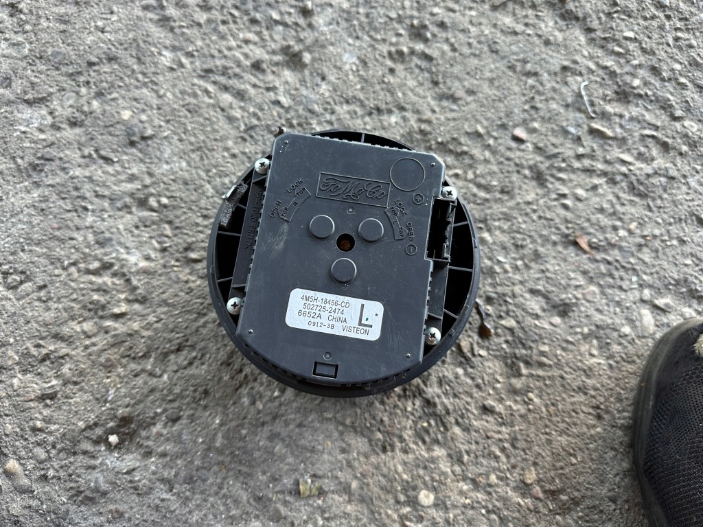 фото №1, Воздуходувка обдув volvo c30 c70 ii s40 ii v40 focus mk2 4m5h-18456-cd eu