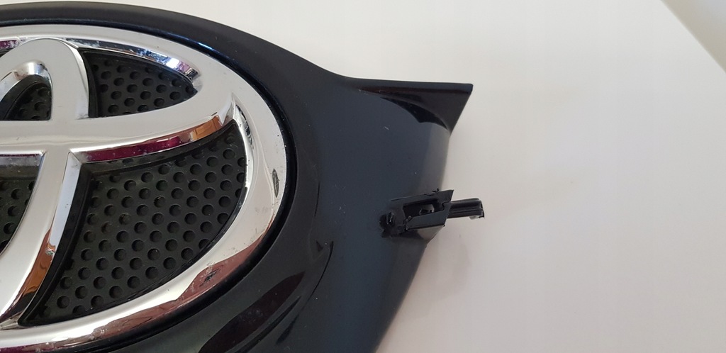 фото №4, Toyota auris ii решётка радиатора решётка радиатора эмблема 53111-02730