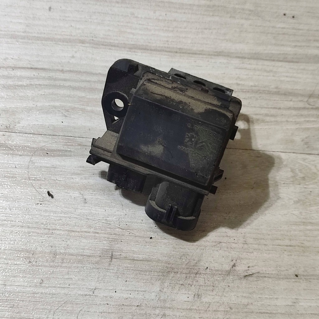 фото №1, Peugeot оригинальный номер 9673999980 резистор вентилятора