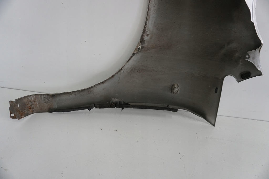 фото №9, Toyota avensis verso крыло правый передний 1c0