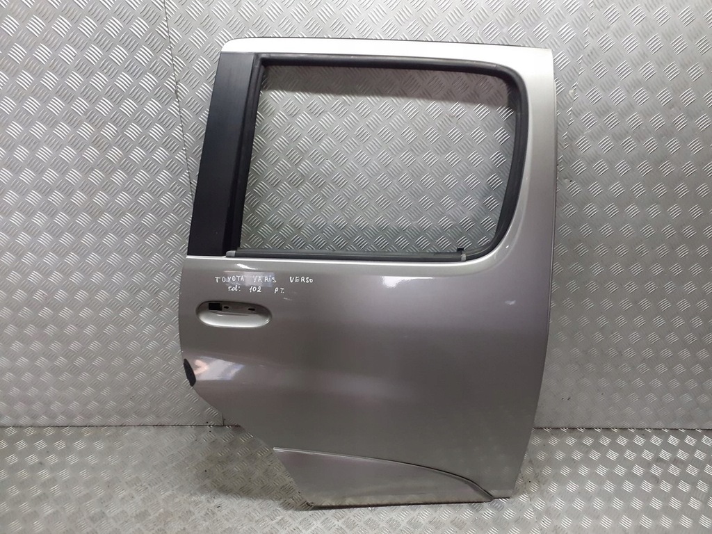 фото №1, Двері правий задня toyota yaris verso 102
