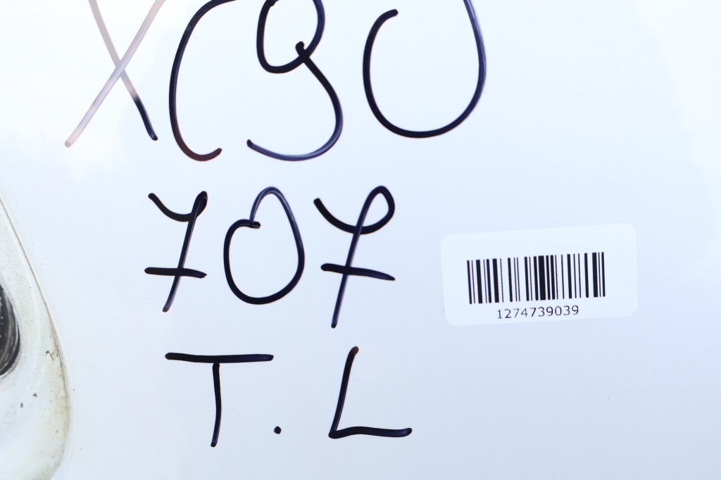 Volvo xc90 ii чверть крила ліва задній 707 Недорого