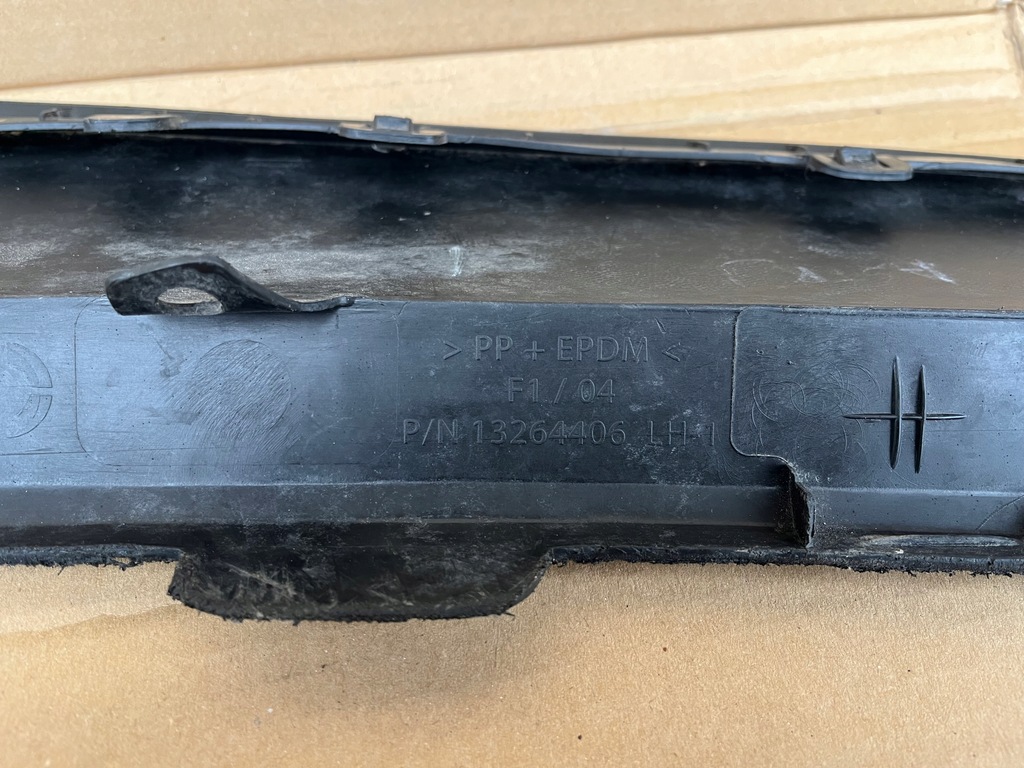 фото №9, Opel astra iv j резиновый элемент спойлер w бампер перед l