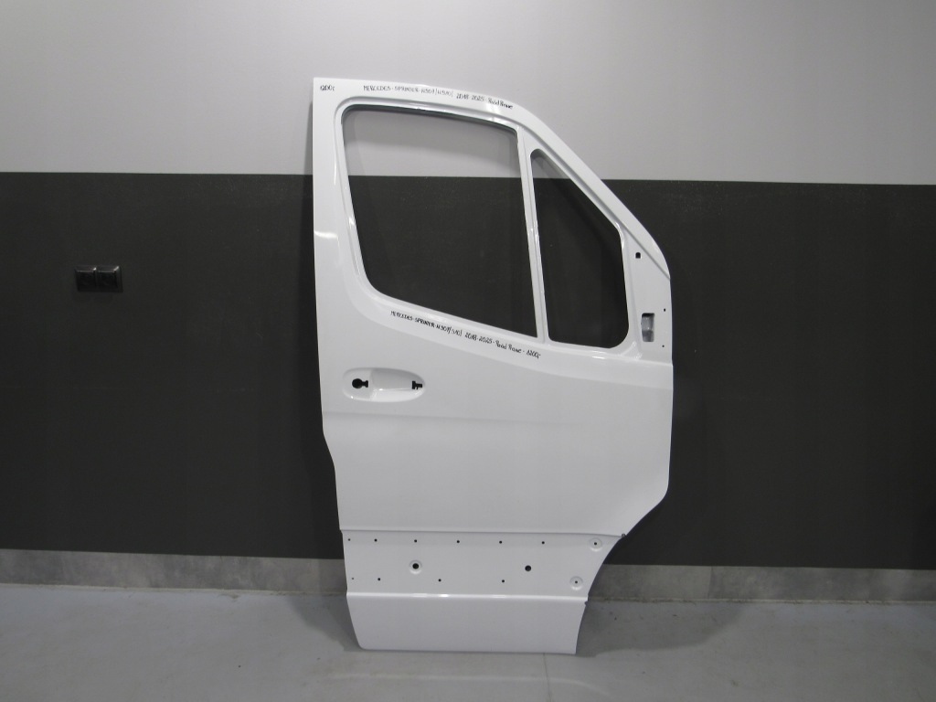 фото №1, Mercedes sprinter w907 w910 2018-2026 дверь правый перед