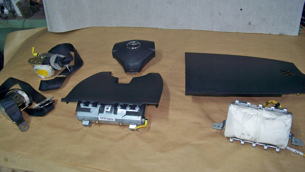 фото №1, Toyota corolla verso ii 04r подушки безопасности ремни