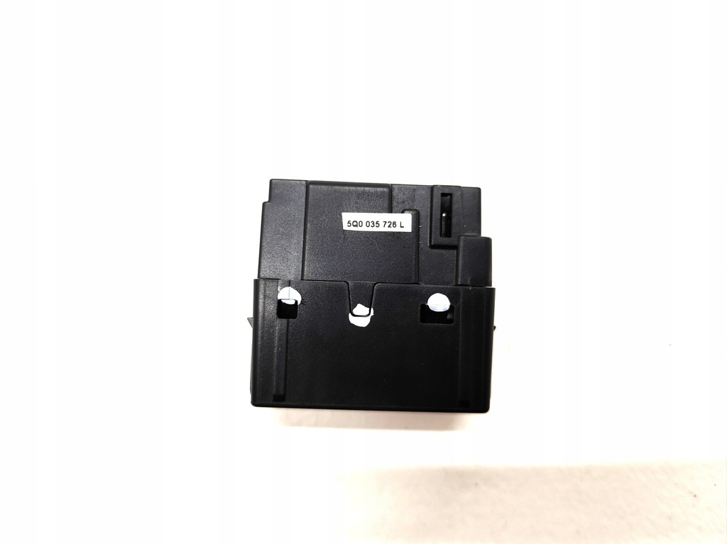 фото №3, Vw t-roc разъём port 2 x usb 5q0035726l