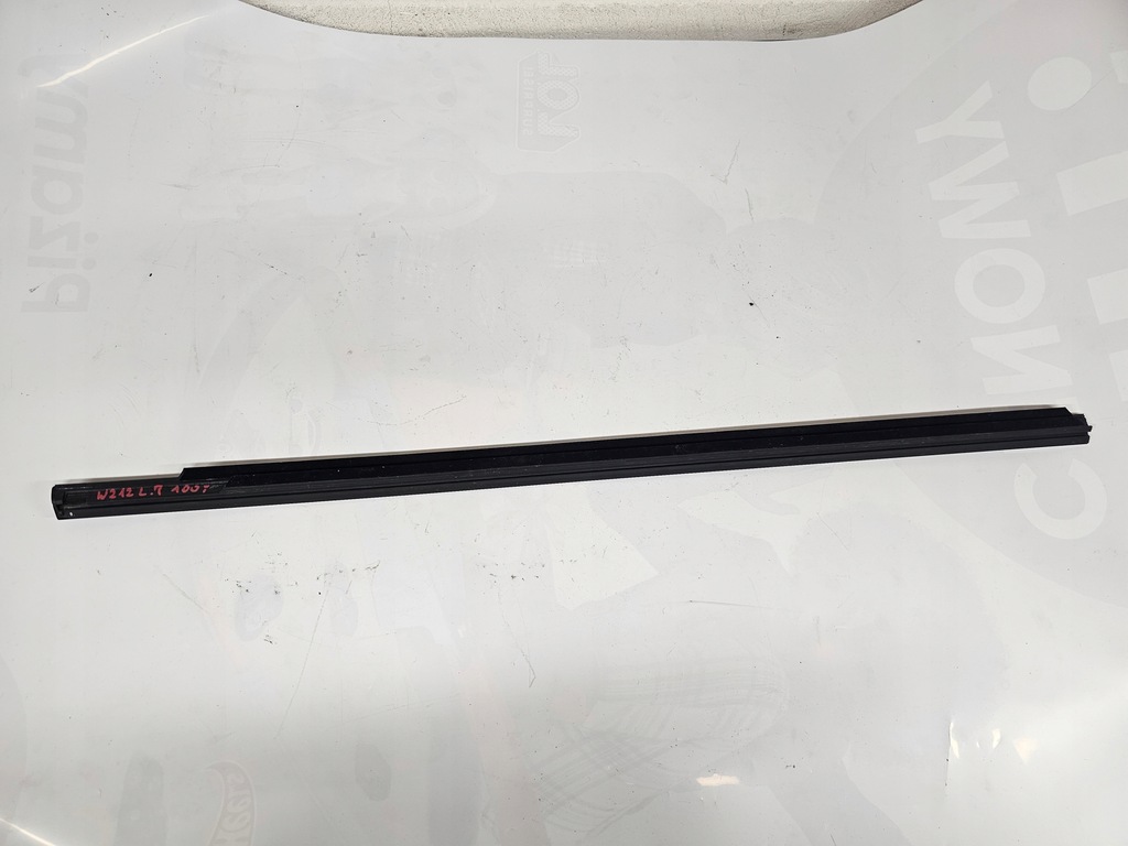 фото №11, Mercedes w212 молдинг ущільнювач скло двері лівий перед a2127250365 czarna