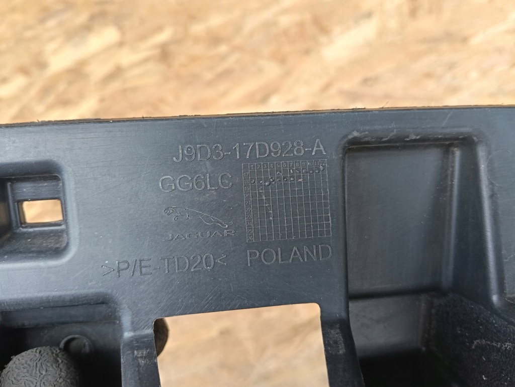 фото №9, Направляющая кронштейн бампера задняя j9d3-17d928-a jaguar i-pace