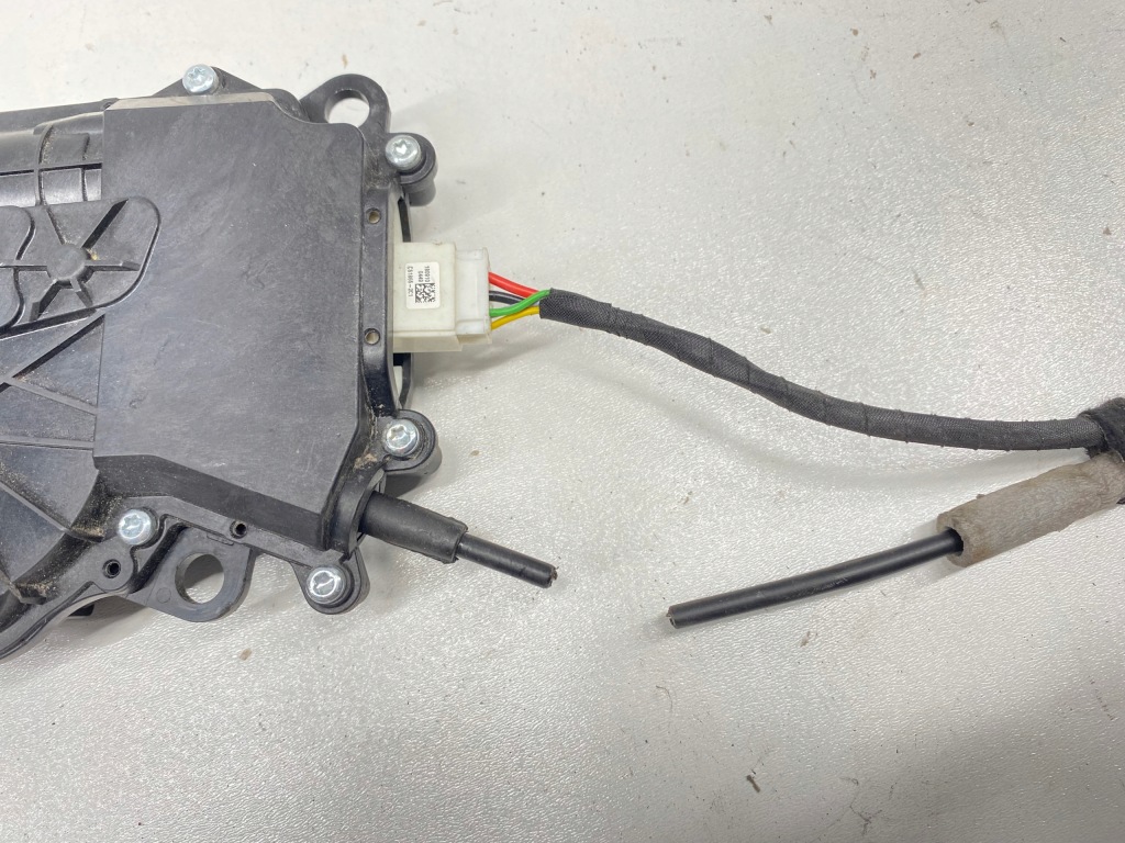 Замок задній задній кришки багажника доводчик bmw f31 f01 f02 f07 f10 x5 f15 Оригінал