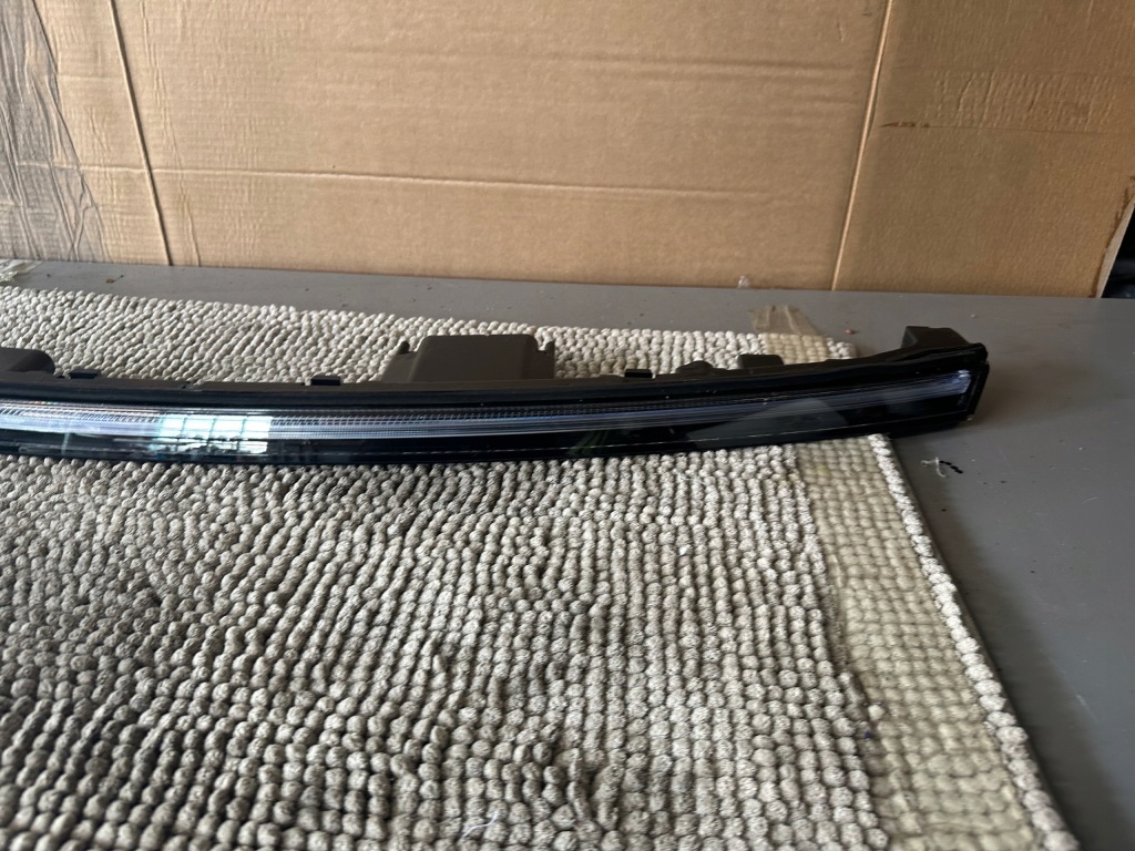 Купити Mercedes eqa w243 накладка фара led drl передня оригінальна