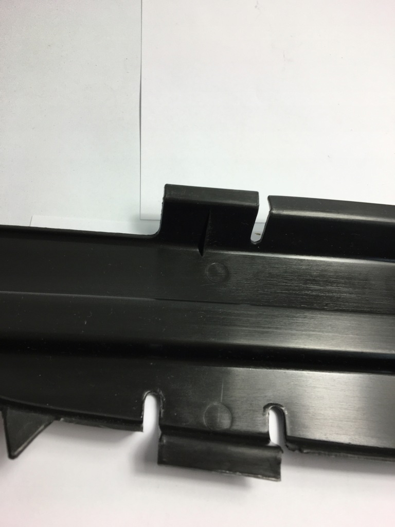 Защита заглушка привода крыша mercedes w124 оригинал 1247820056 Цена