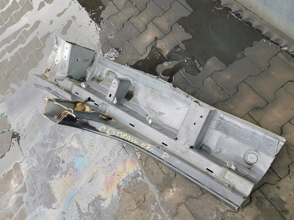 фото №5, Jeep compass i 2007r порог правый