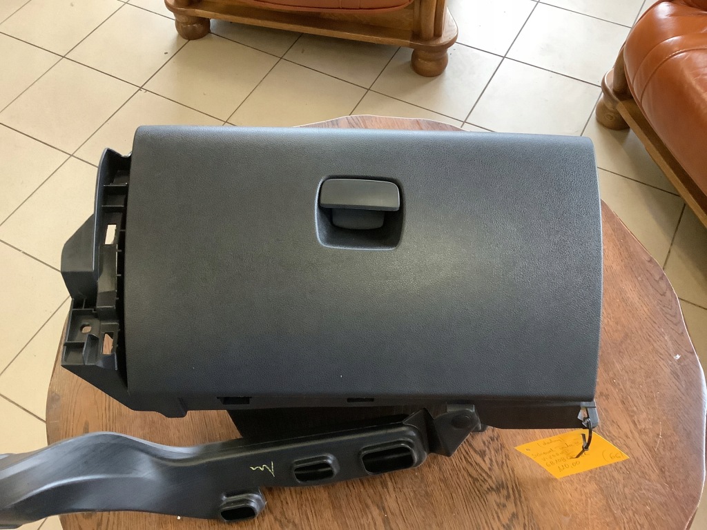 Купити Бардачок полиця renault trafic iii 681084578r