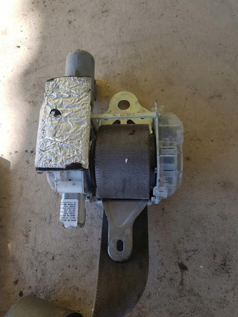 фото №2, Pas безопасности правый перед toyota prius 7l8230-p