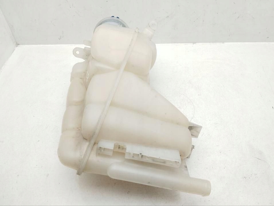 фото №5, Porsche panamera 971 2018 бак расширительный охлаждающая жидкость 971121407