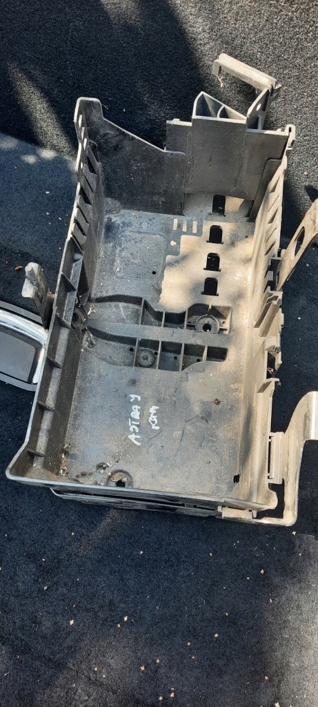фото №1, Opel astra j корпус акумулятор 13308434